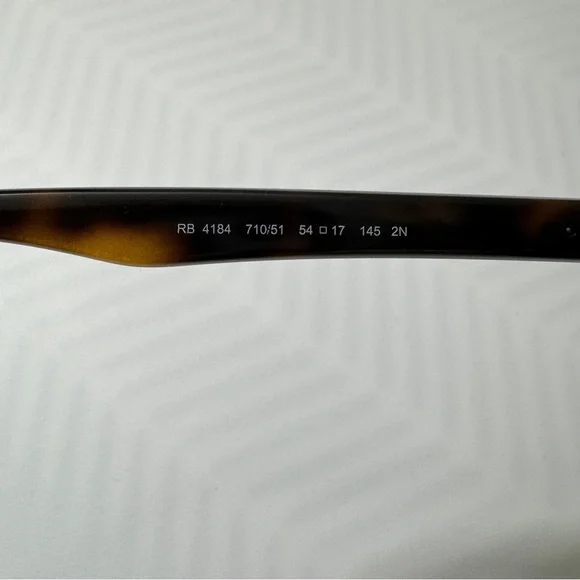 Ray-Ban RB4184 - Picture 4 of 8